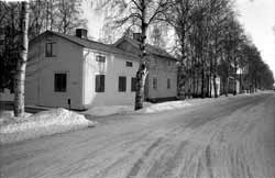 Hamnplan omkring 1970. Fastigheten flyttades till Malmgatan 9. På bilderna nedan ses samma hus år 1974