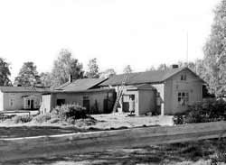 Gårdshus in på gården vid Lilla Bageriet. 1951-53