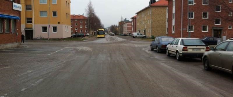 Trafiksäkerheten i korsningen Storgatan - Kolmilavägen förbättras.