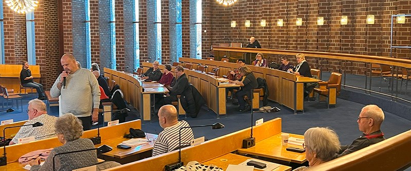 Frågorna diskuterades föreningsvis och reflektionerna presenterades muntligt i Sessionssalen. 