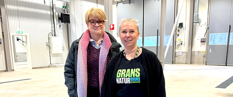 Mimmi Andersson och Irene Worrsjö verksamhetschef på Grans Är mycket nöjda med den nya hallen