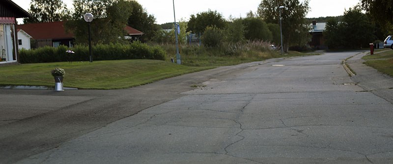 Oli-Jansgatan på Pitholm har fått en ny beläggning